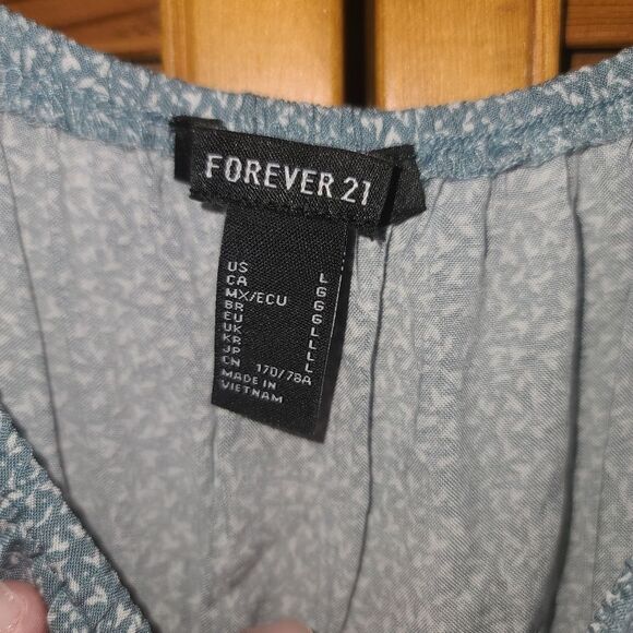 Forever 21 Short Sleeve Romper Size L - Picture 2 of 7